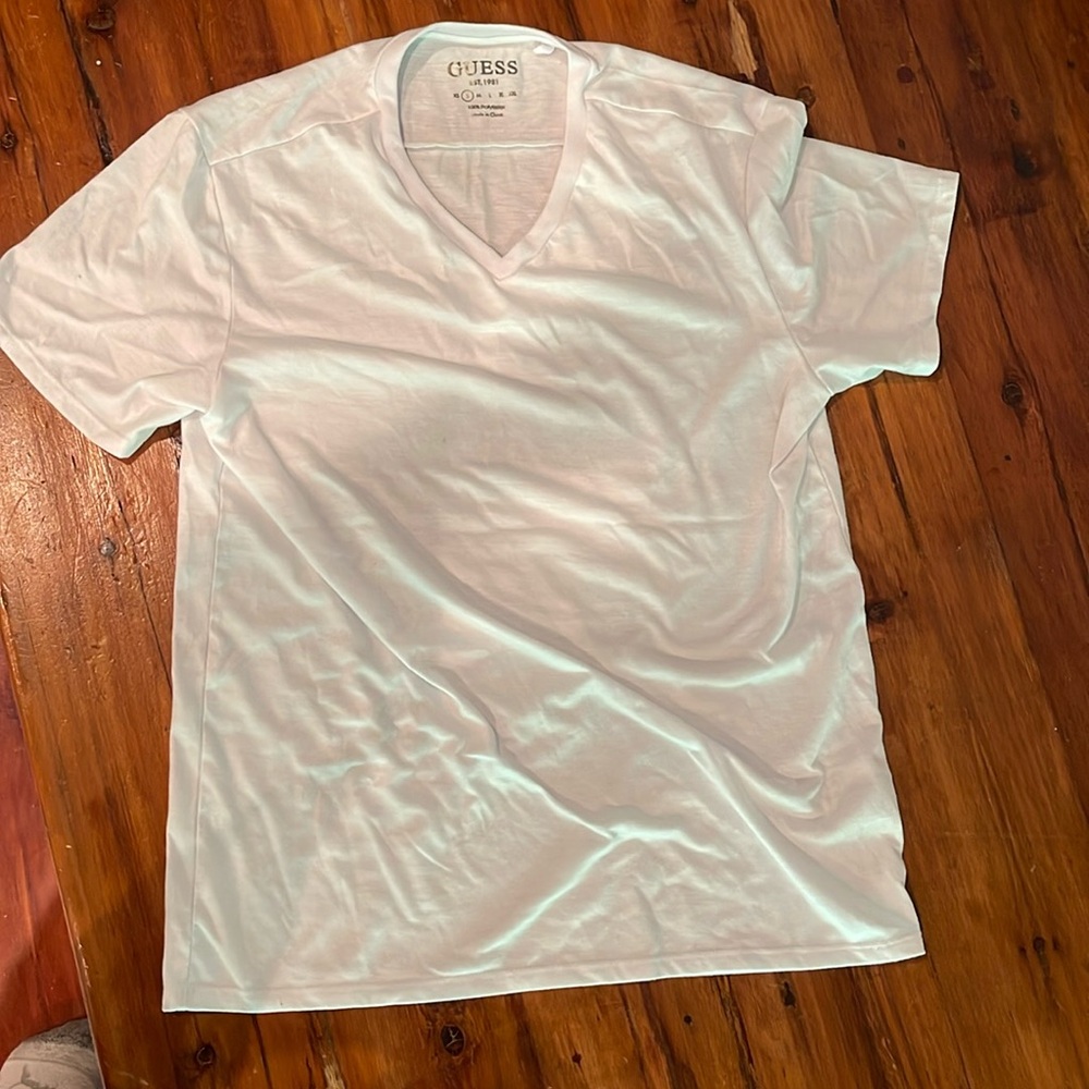 Men’s white Polyester guess shirt